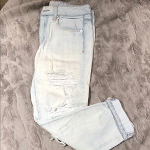 AMERICAN EAGLE Light Wash Ripped Jeans